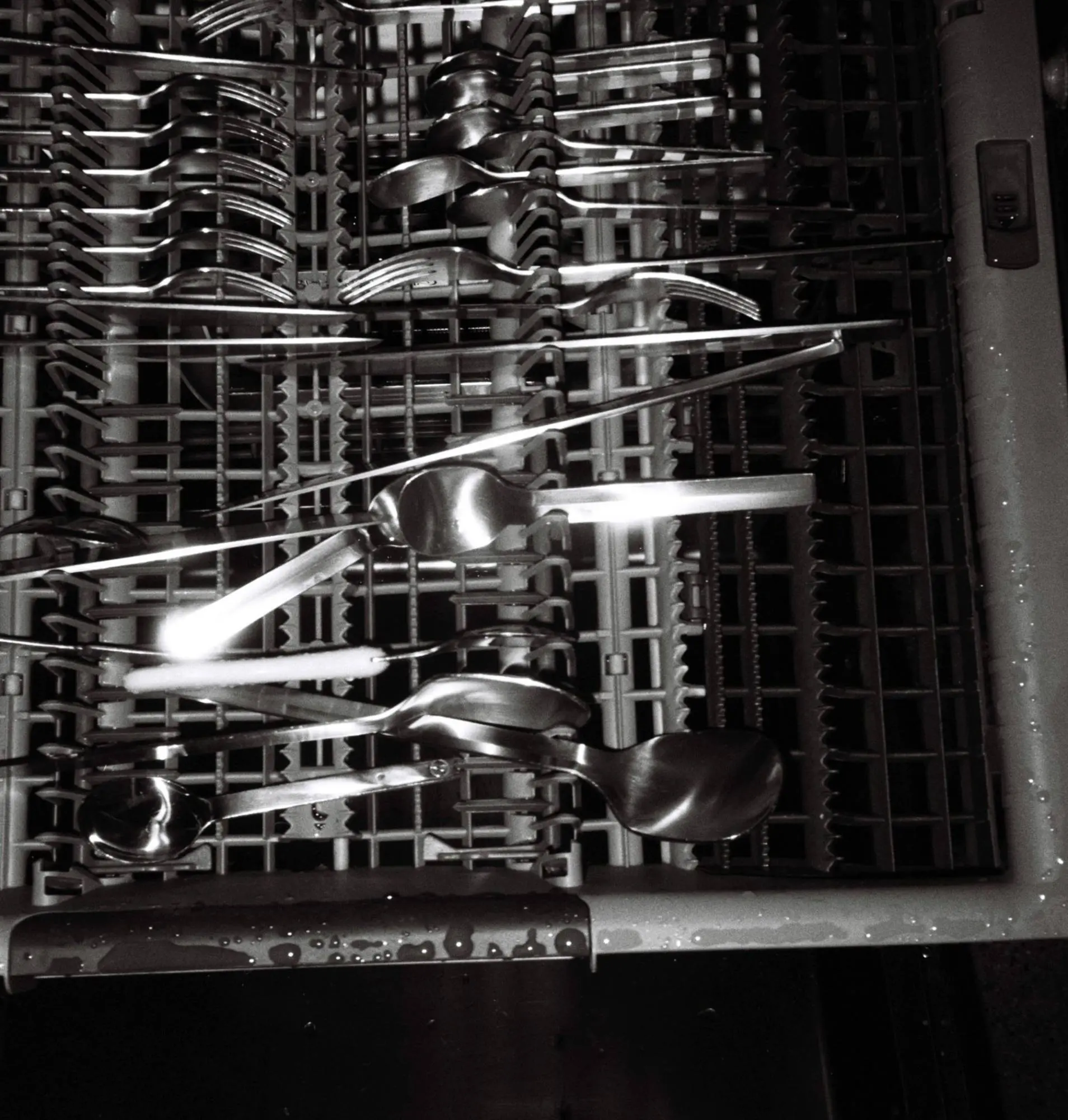 Mono V, 5 Piece Set Place Setting - Image 14