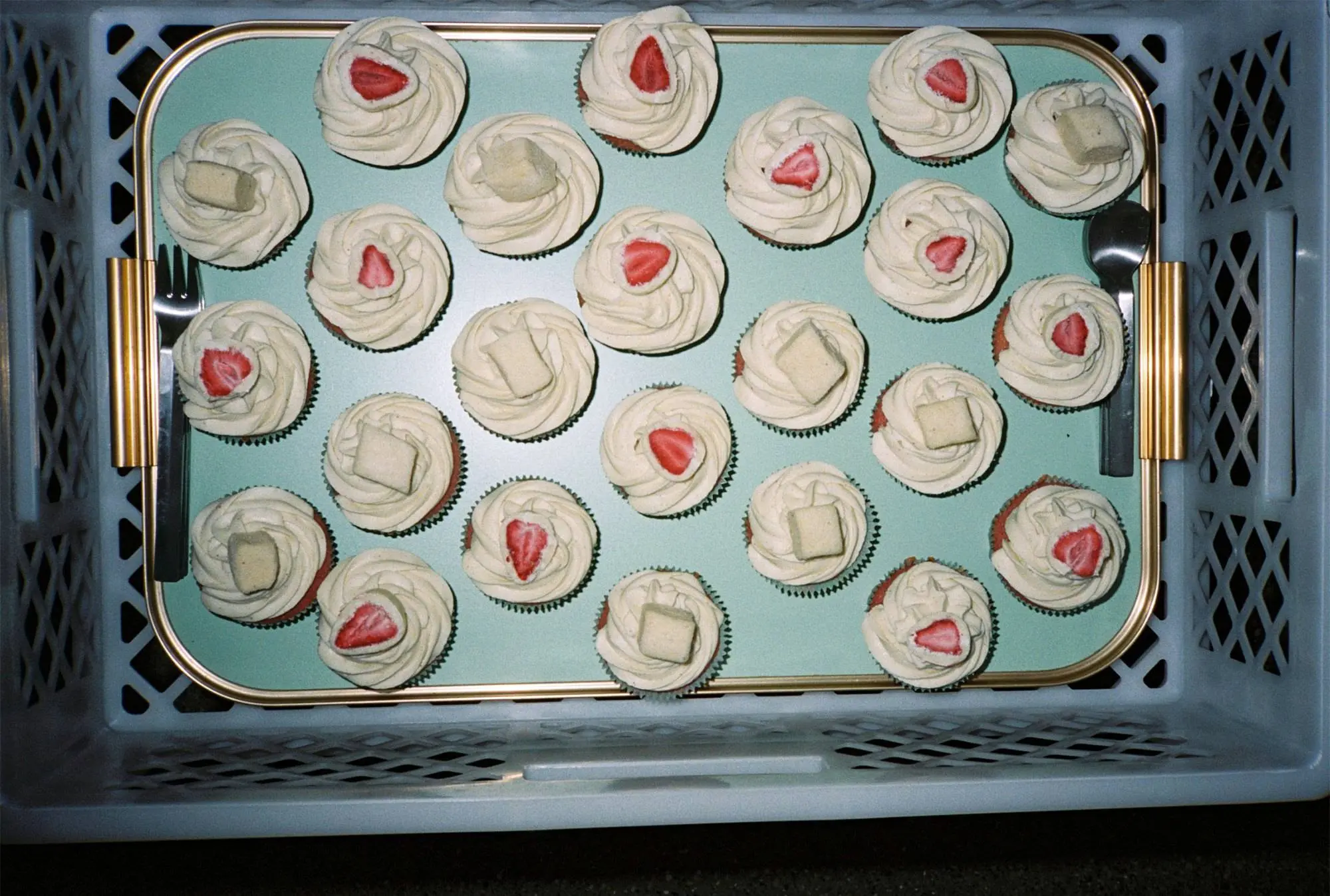 Mono V, 5 Piece Set Place Setting - Image 19